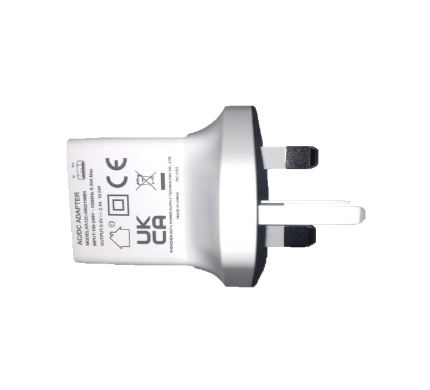 White 2.1 amp USB UK 3 Pin Charger, New